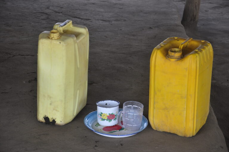 2,1 miliarda bez dostępu do czystej wody, 3,4 miliarda ludzi bez bezpiecznych urządzeń sanitarnych. Ukazał się najnowszy raport WHO.